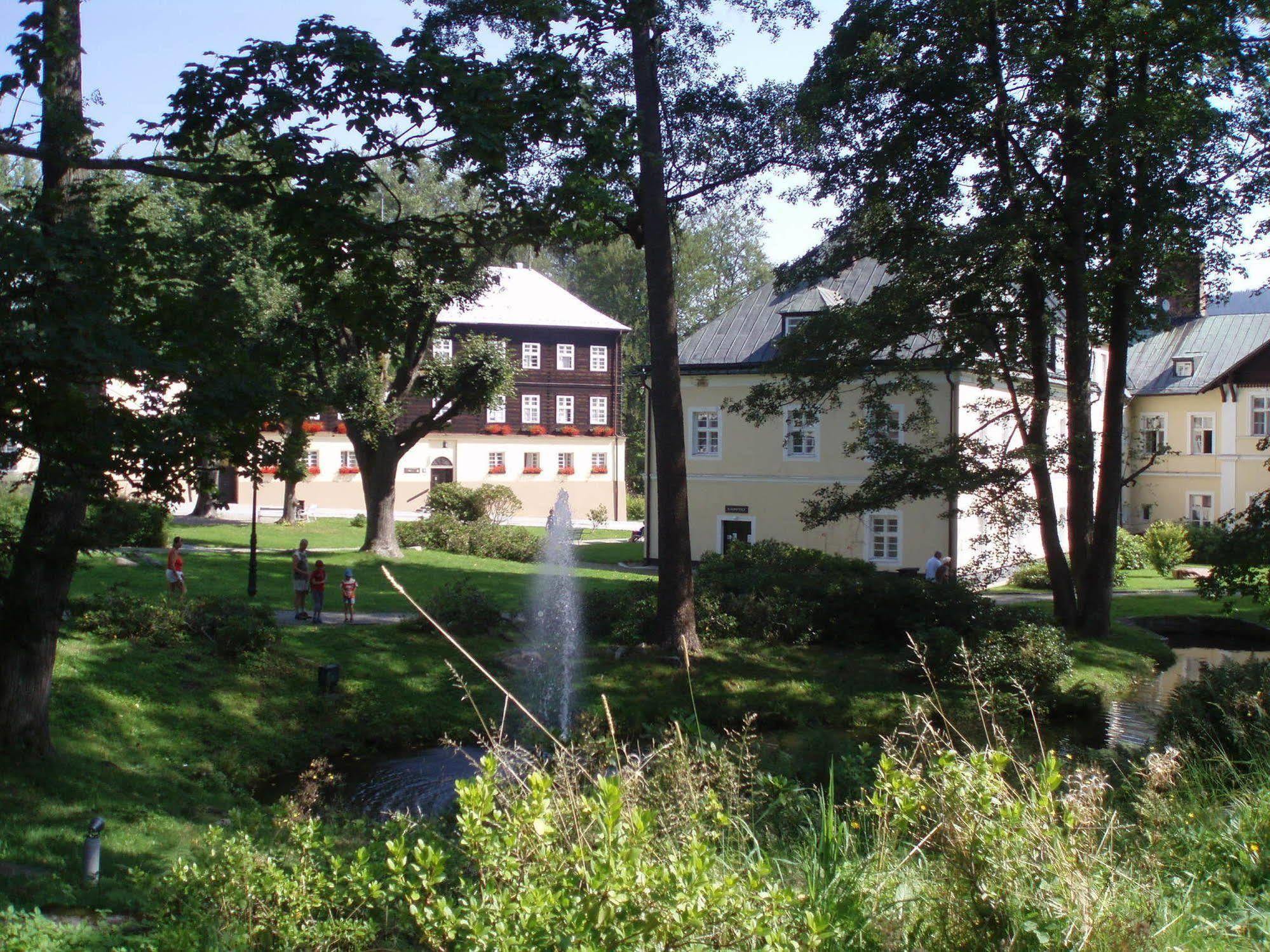 Hotel Dzban Jindrichov Eksteriør billede